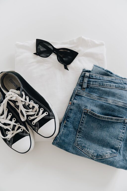 How to Build a Basic Capsule Wardrobe